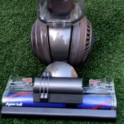 Dyson Ball complete Vacuum cleaner