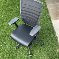 Mesh/leather Office Chair