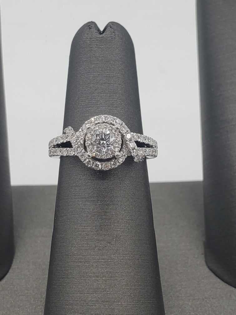 14kt White Gold Ladies Diamond Ring 