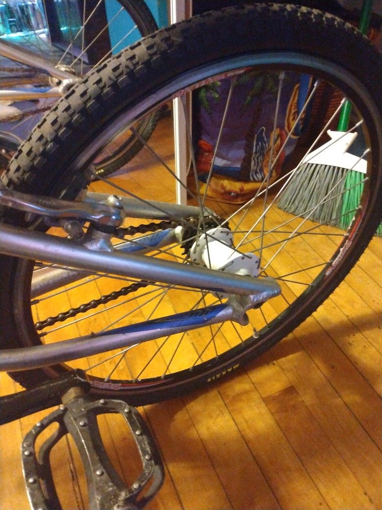 Complete Wheels W Tires Cassette Rythme