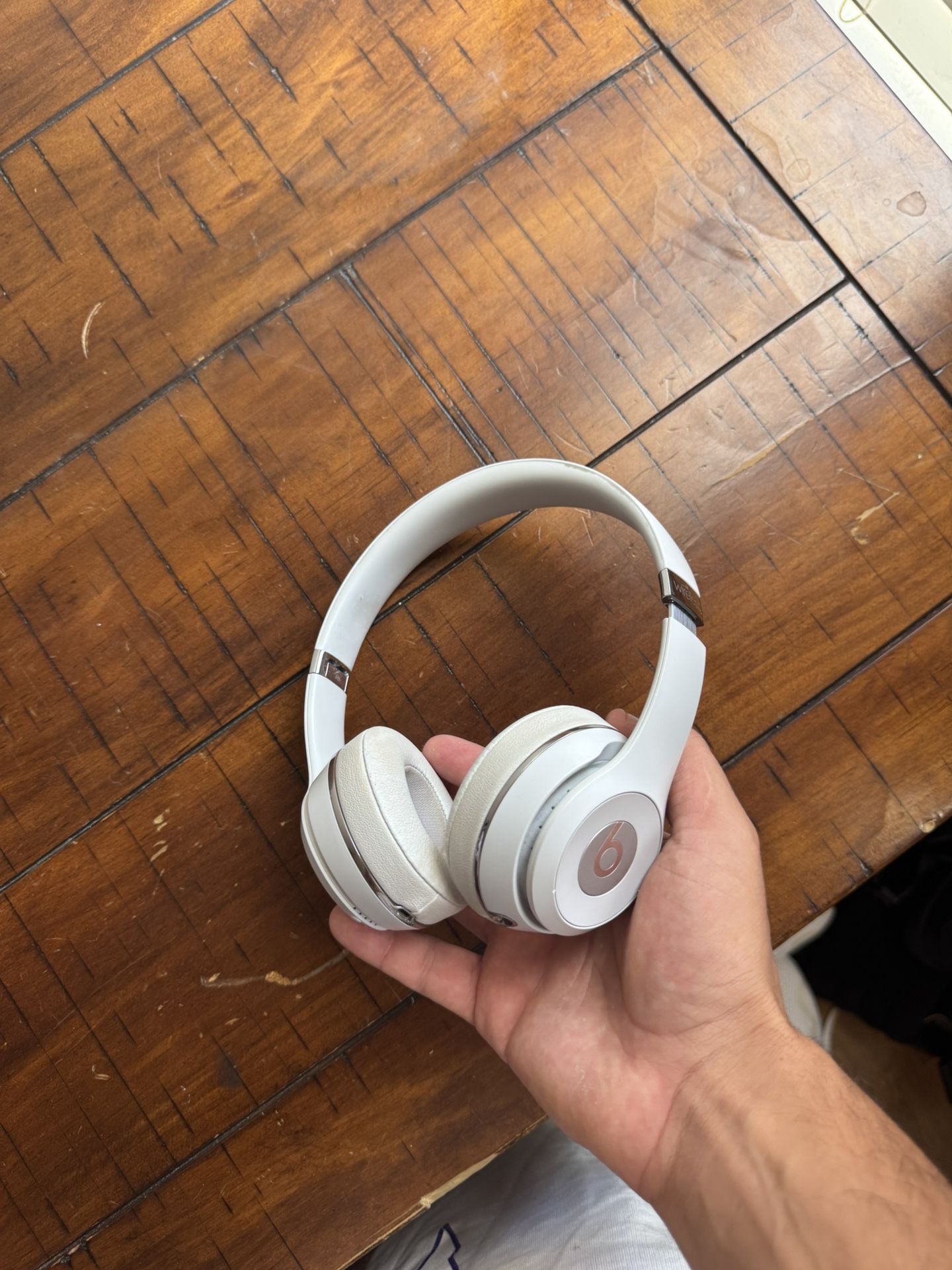 Beats Solo3 Wireless Bluetooth Headphones