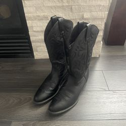 Like New Men’s Ariat  Western Cowboy Boots - size 10.5