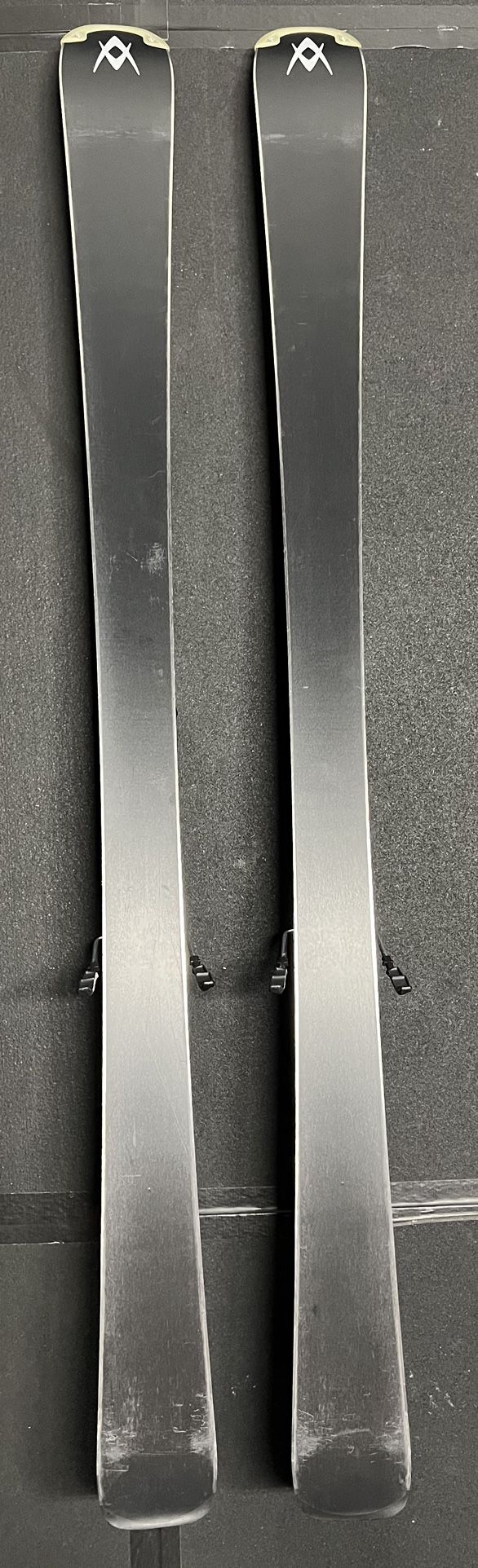 WOMENS VOLKL ATTIVA UNLIMITED AC2 1490mm/149cm SKIS WITH MARKER