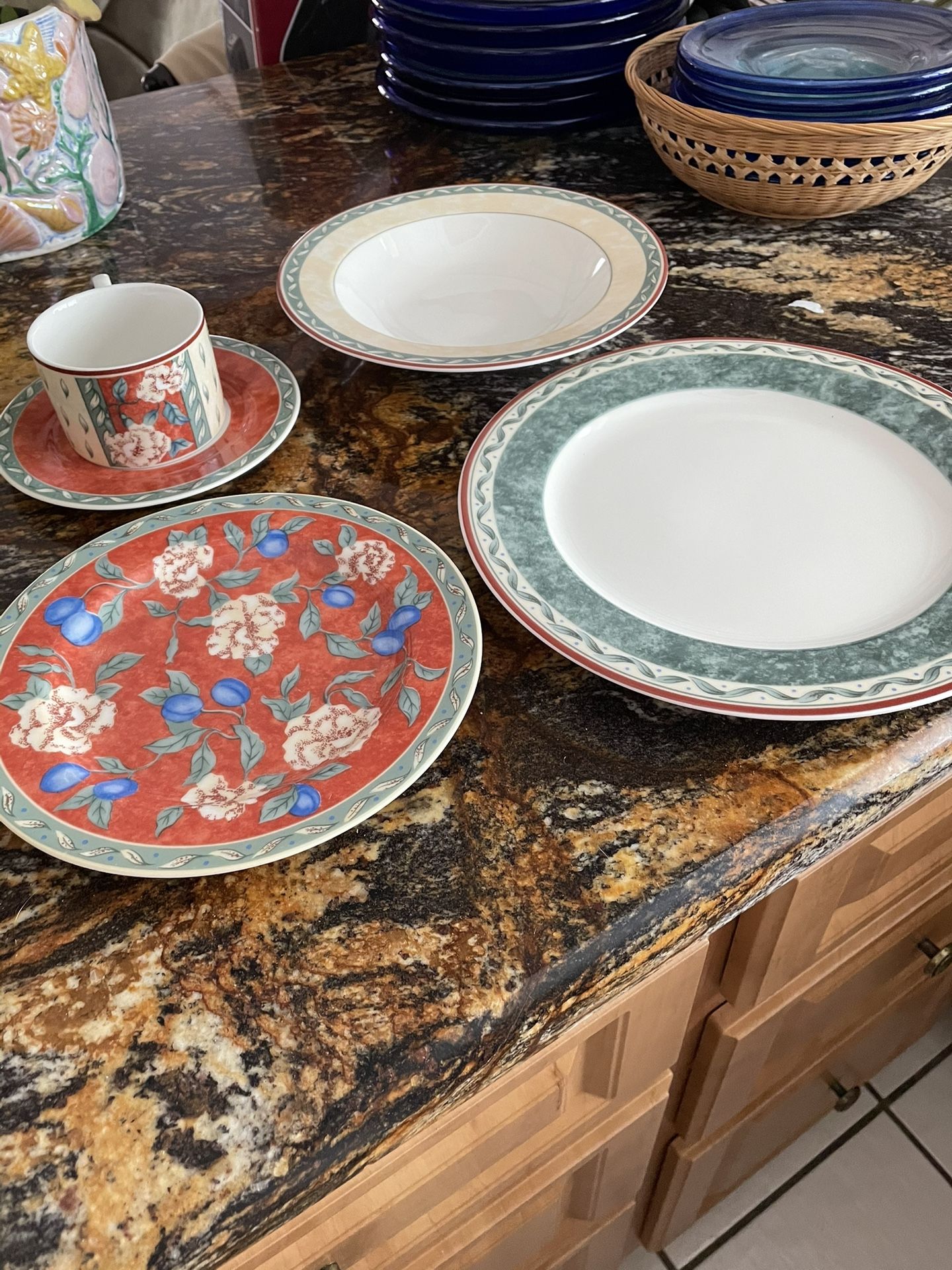 Dinnerware’ Set