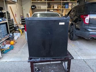 Magic Chef Mini Fridge