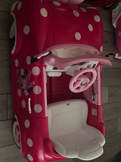 Minnie Mouse electric car