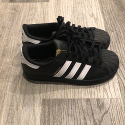 Shell Toe Adidas Youth 2.5