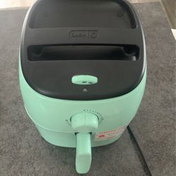 Dash Air Fryer for Sale in Naugatuck, CT - OfferUp
