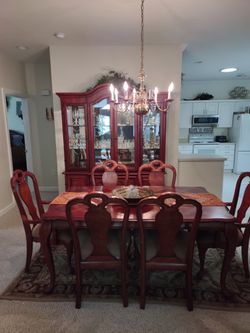 China Cabinet / Hutch