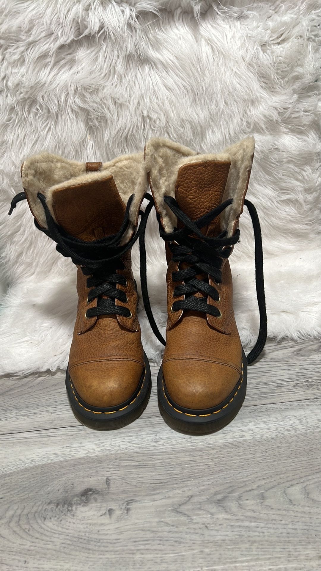 DR. MARTENS Aimilita FL Fur-Lined GRIZZLY LEATHER Boots TAN Sz US  8 Women