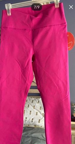 New Large Pink Sport Leggings ONLY $6 🎈