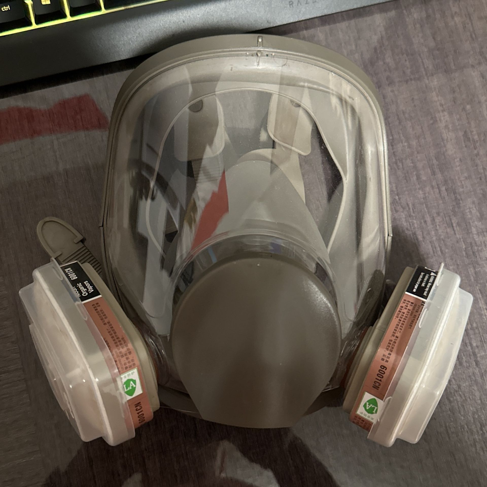 Full spray respiratory face mask