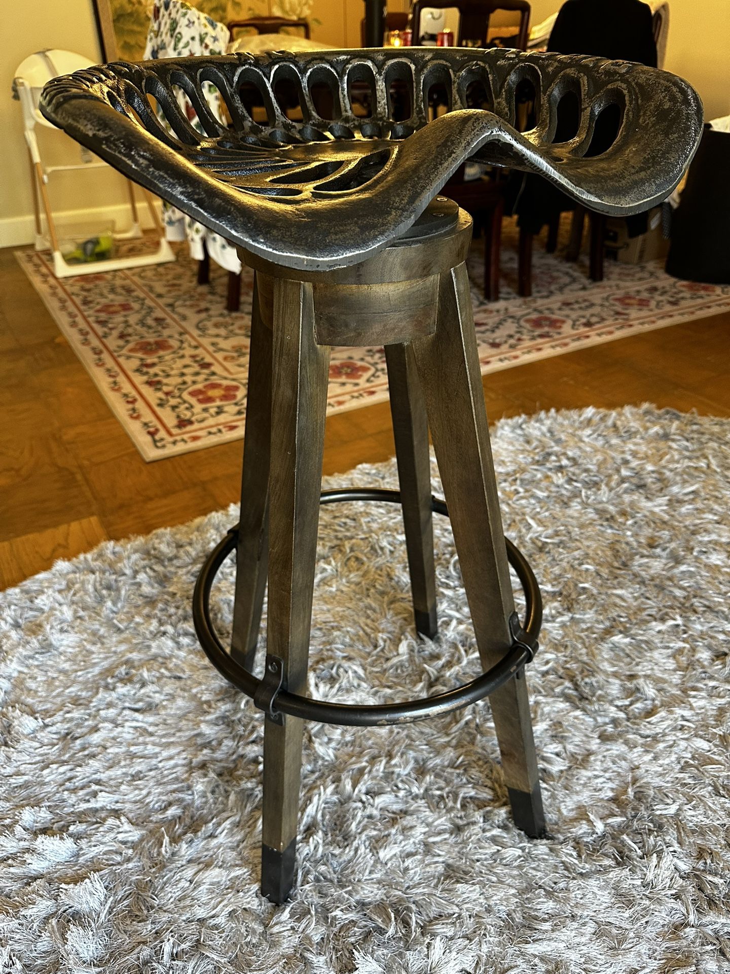 Cast Iron Tractor Seat Bar Stool