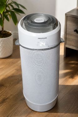 Frigidaire Gallery 12,000 BTU Portable AC – Works Cold (No Hose / No Remote)
