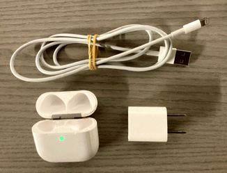 Apple 2nd Gen AirPods Charging Case with Charging Cable and Power Adapter 