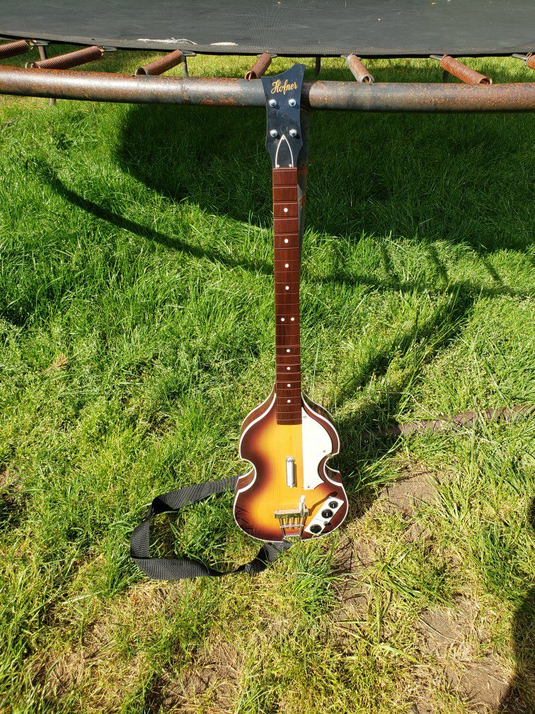 Rockband Xbox 360 Guitar Beatles Hofner Bass Harmonix Wireless 