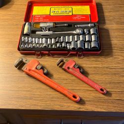 40 PC. Socket Set+ Pipe Wrench Set