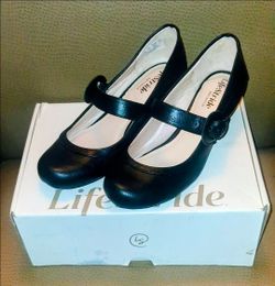 New LifeStride "Rozz" Black Mary Jane Pumps - Size 6.5W