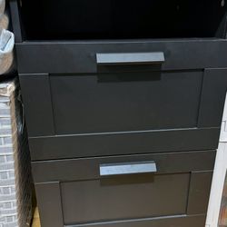 (FOR SALE)  NIGHTSTANDS !!  ALSO  T.V STAND 