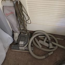 Kirby vacuum cleaner/carpet cleaner with manual and all accessory’s!