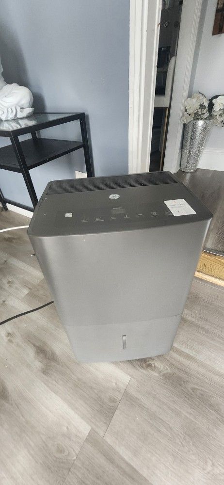 Used Dehumidifier . Works Prefect.