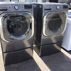 LG Asher And Dryer Set 