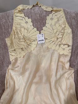 Size: L Petal party Midi Slip Dress