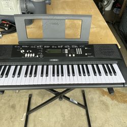 Yamaha EZ-220 Keyboard and Stand