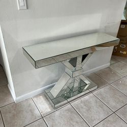 Vendo Console Table . Ask For Price. 