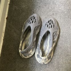 Yeezy. Foam Runners