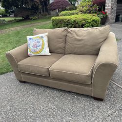 Couch and Washington State Pillow 