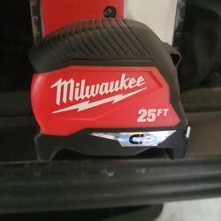 New Milwaukee 25' Tape 