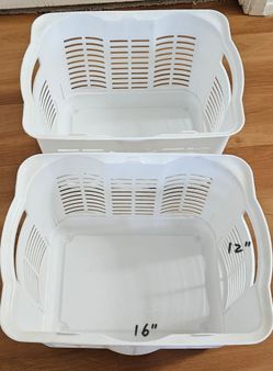 Set of 2 laundry baskets