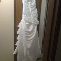 Available Now 05/12/23 Wedding Dress Size 14