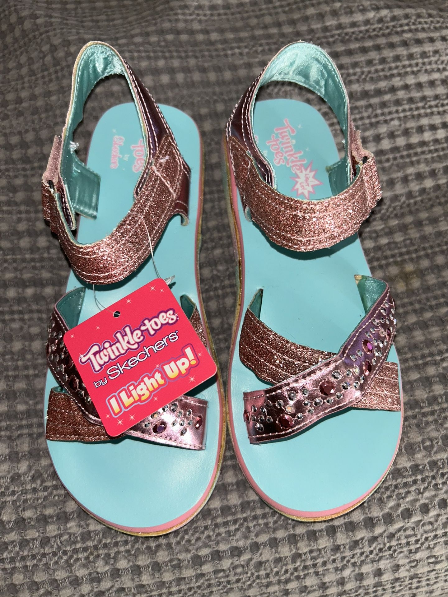 Skechers “Light Up” Girls Sandals!!! Brand New/ Size 4