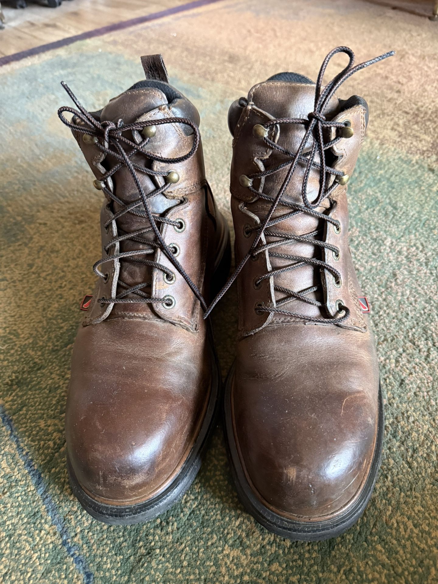 SIZE 10.5 REDWING BOOTS (STEEL TOE)