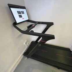 Peleton-treadmill