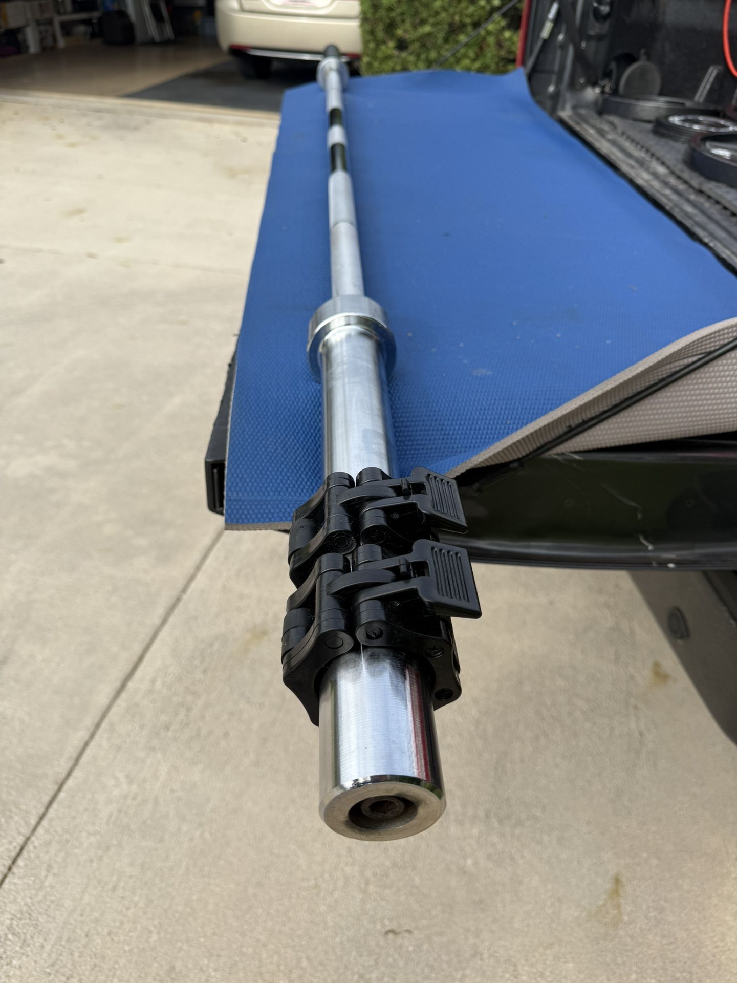 7’ Olympic Barbell With Quick Locking Collars
