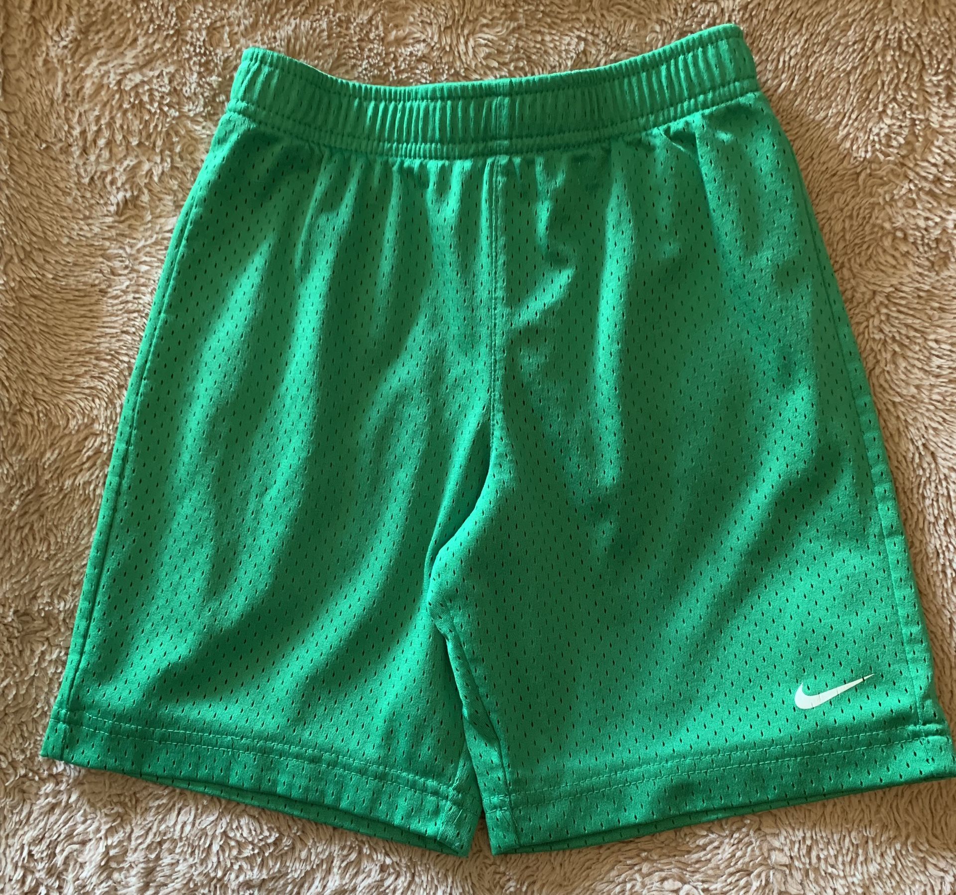 Nike shorts size 6