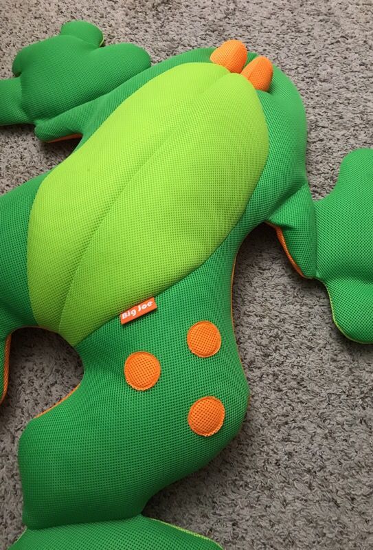 Big Joe comfort research pool petz- frog 🐸- pool float
