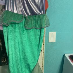 The Little Mermaid Costume Size 7-8  Girls Beautiful Dress 