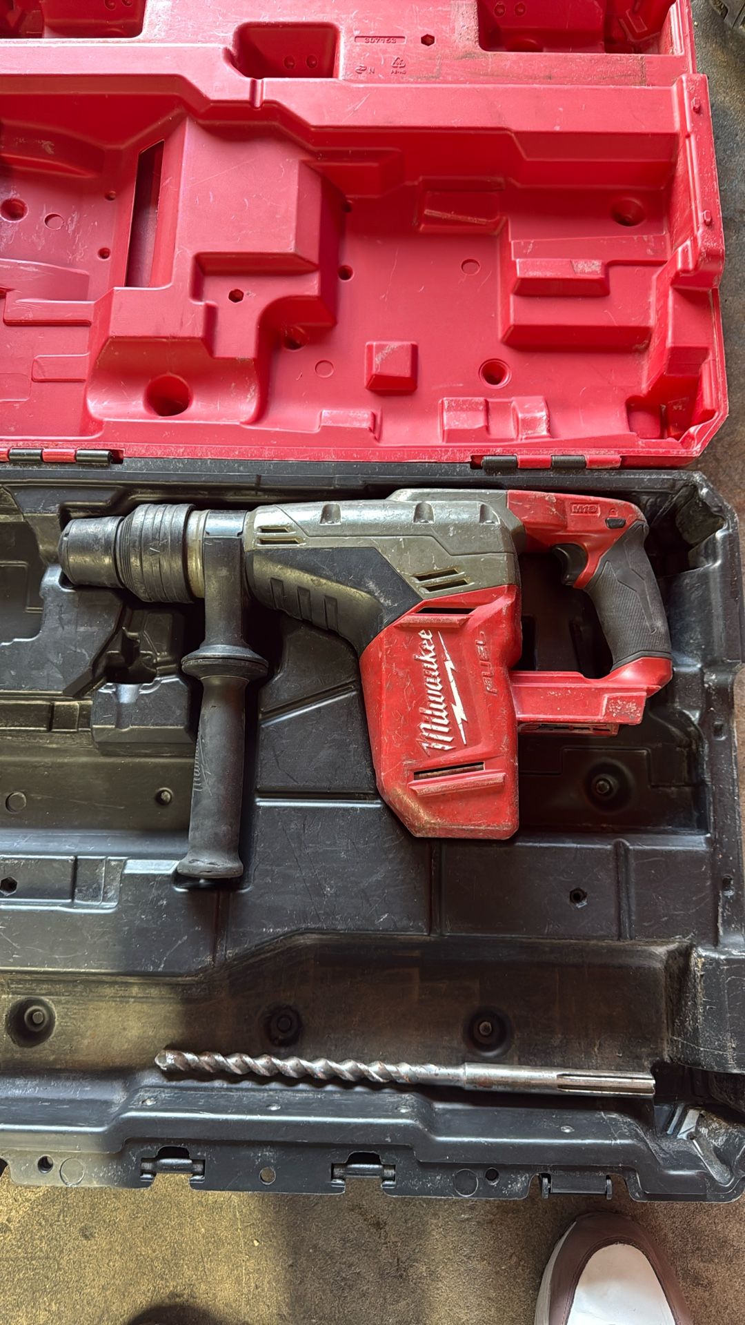 Milwaukee Fuel 1 9/16 Rotary Hammer