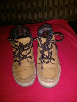 Boys osh kosch boots size 9