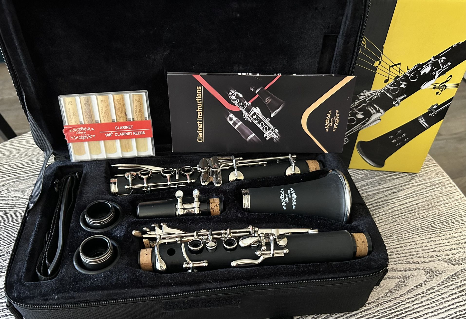 Clarinet with carry case in excellent condition. $55
