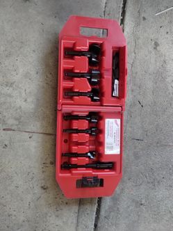 Milwaukee tools heavy duty contractor bit kit ( MISSING ONE PC)