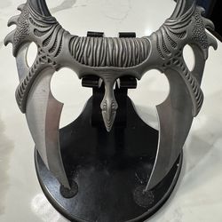 Kit Rae Fang of Baelin blades