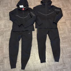 Nike Techs Brand New (medium)
