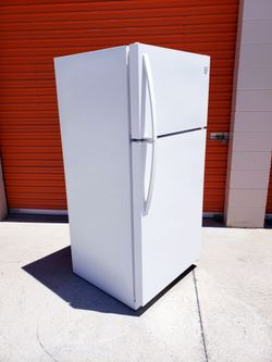 Free Delivery Top Freezer Refrigerator Super Clean Works Perfectly Running & Cold When You Come To Look Kenmore 18 CuFt