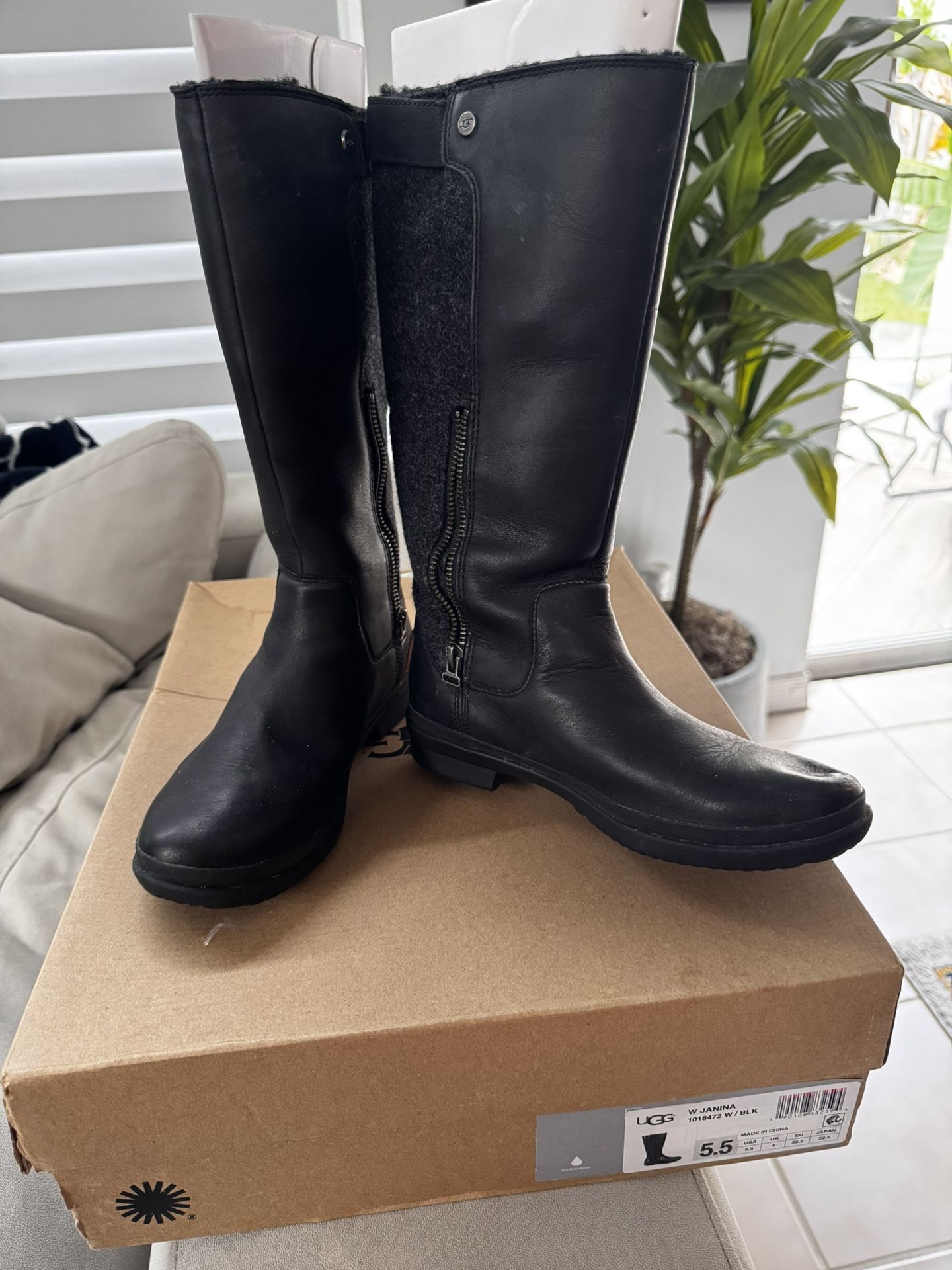 Ugg Janina Womens Boots Black Size 5.5