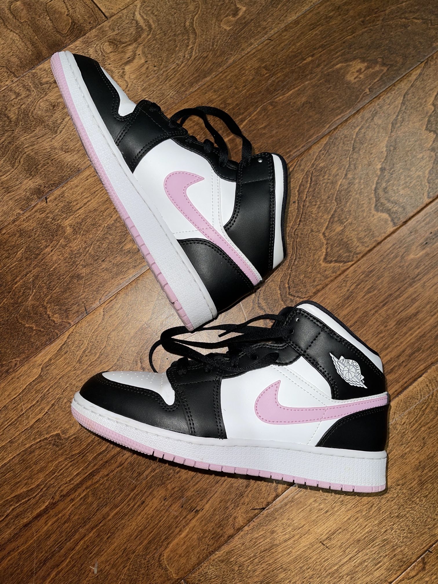 Nike Air Jordan 1 Mid GS White Light Arctic Pink
